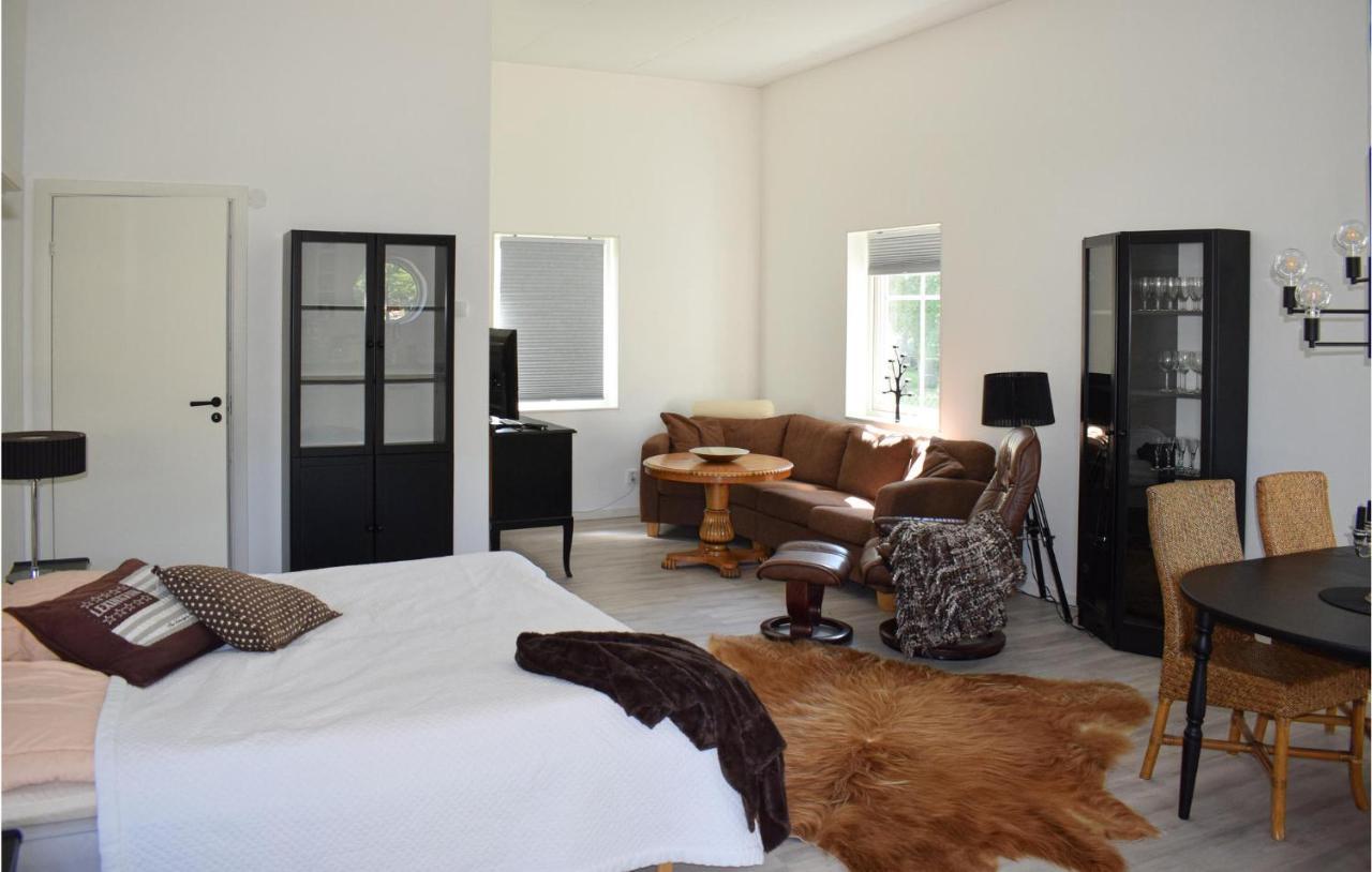 Beautiful Apartment In Lagan With House Sea View Buitenkant foto